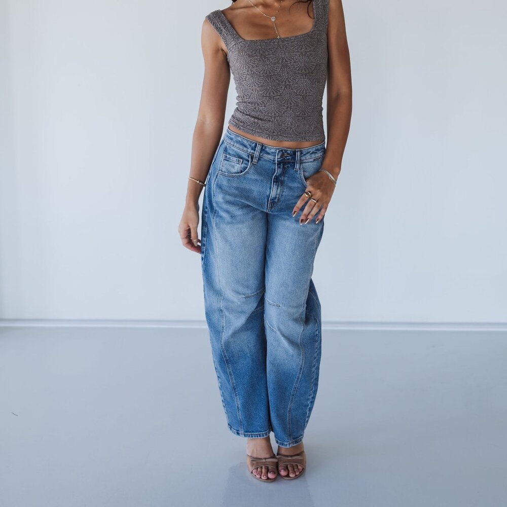 Barrel Jeans Mid Rise Relaxed Fit Medium Wash Denim NWT - Picture 2 of 6